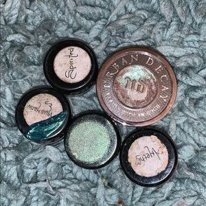 Random eyeshadow bundle